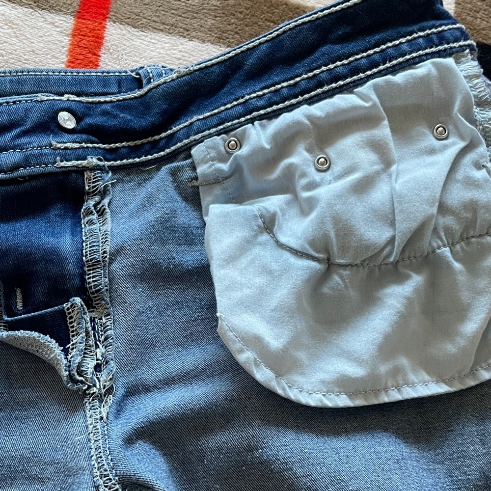 Urban Behavior Blue Boot Cut Jeans - Picture 5 of 6